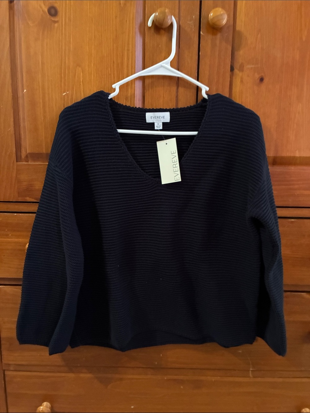 Evereve Black V-Neck Ribbed Pullover Sweater
